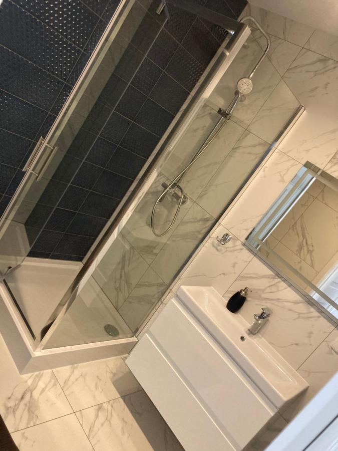 2b-4 Apartment